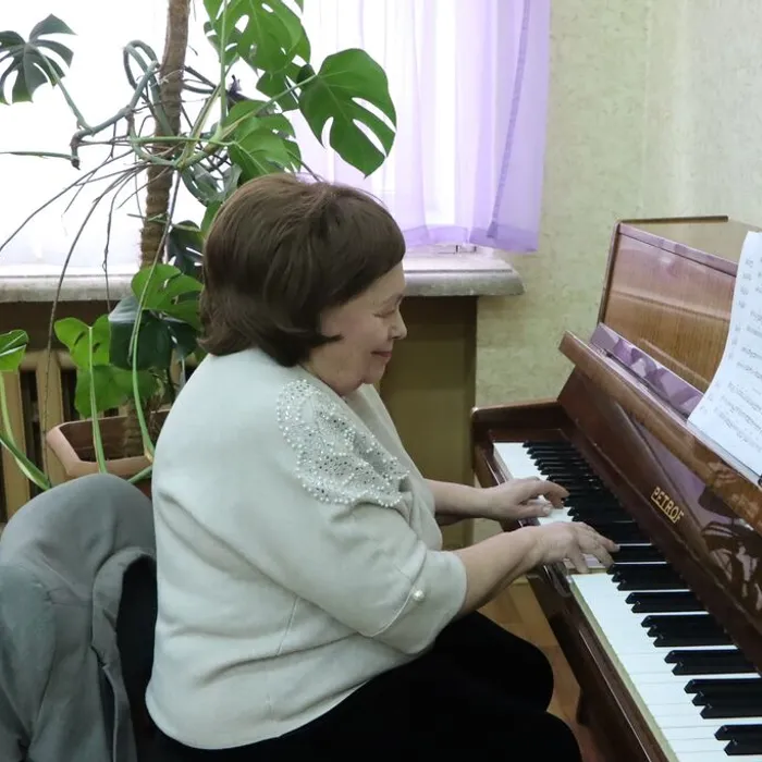 Праздничная программа «Новогодний переполох»